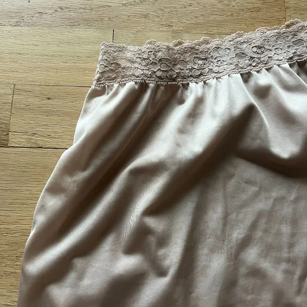Vtg vassarette half slip skirt tan lace detail small‎ womens lingerie nylon 30